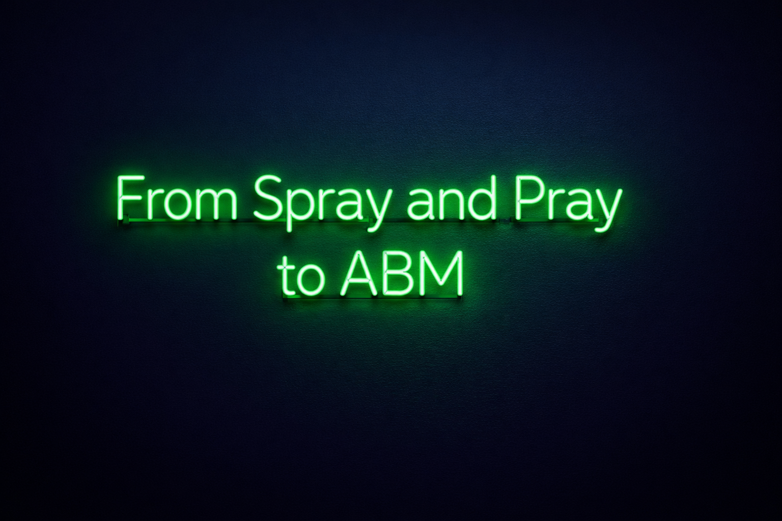 ABM vs. Spray-and-Pray: Warum Account-Based Marketing für DACH-Tech-Startups der bessere Weg ist